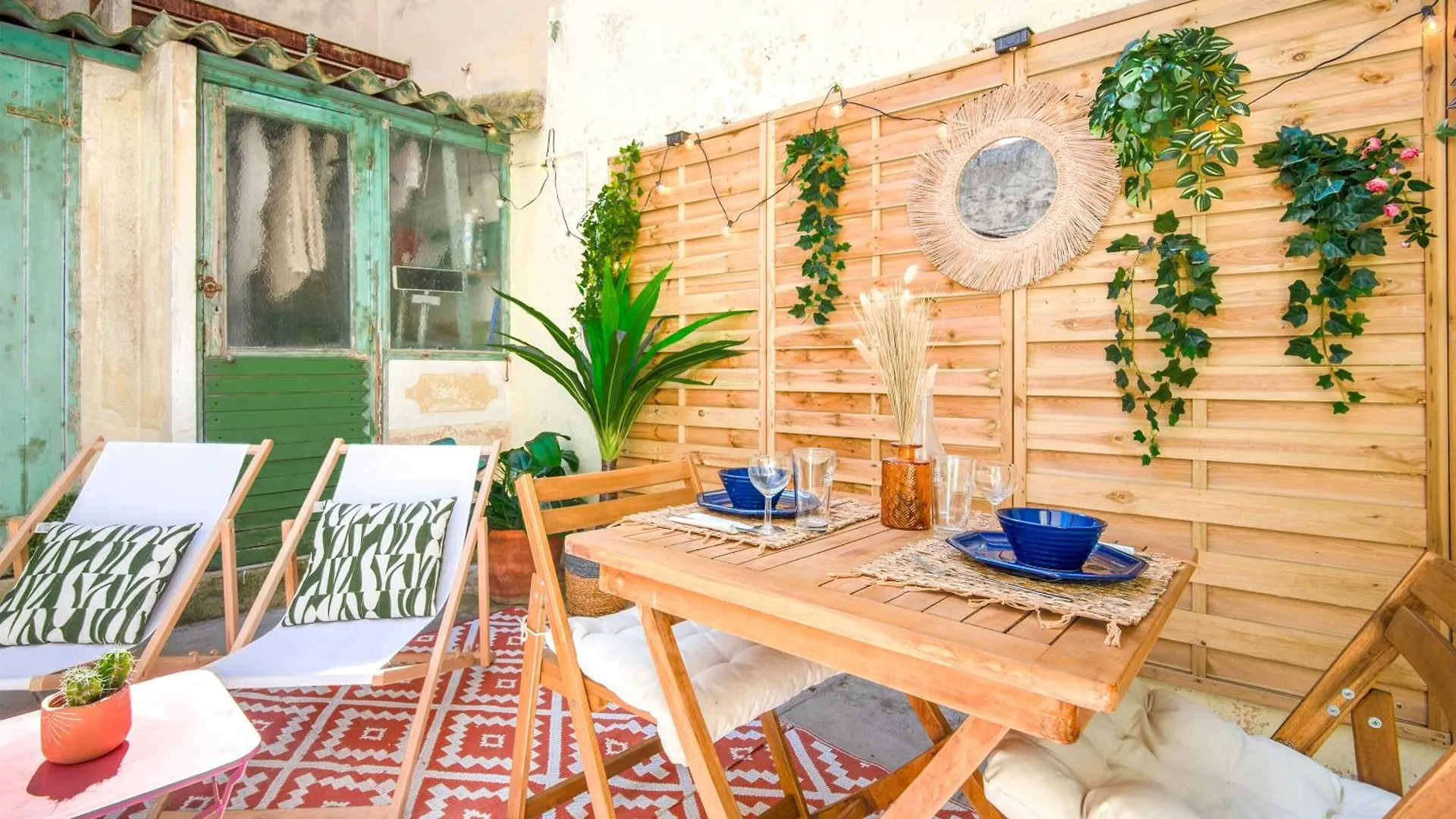 Paradis D'Amour Avec Terrasse Marseille 0*,  France