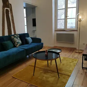https://lectoure-centre-historique.midi-pyreneeshotels.com