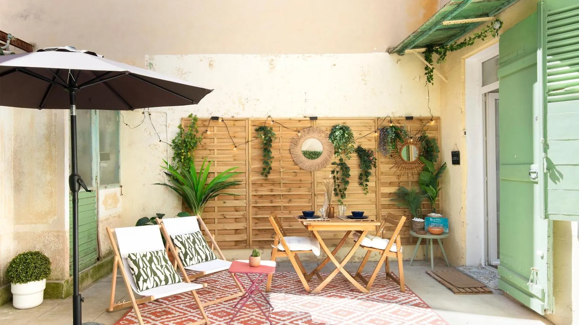 Paradis D'Amour Avec Terrasse Marsiglia Francia